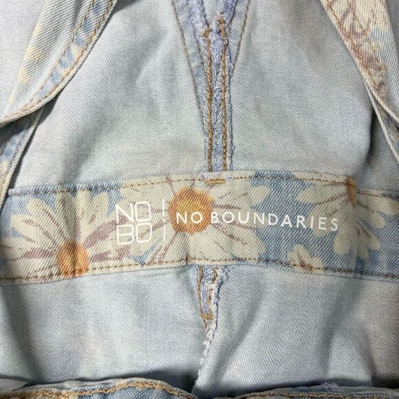 No boundaries women’s Jean Overalls with daisy pattern - Picture 6 of 10
